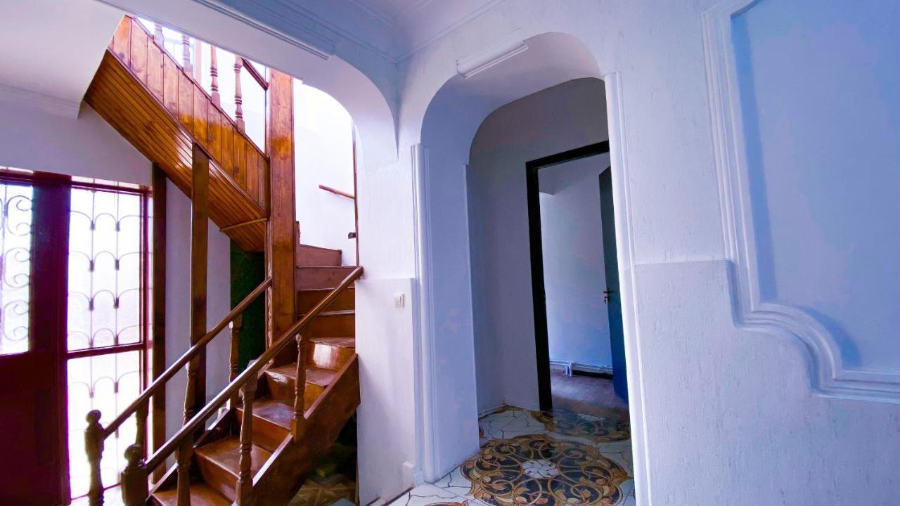 Good Night Hostel Tbilisi Ngoại thất bức ảnh